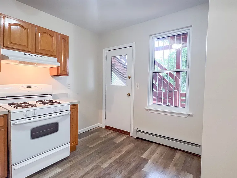 15-17 Dorothy St / Dorothy Apartments LLC — Photo 10