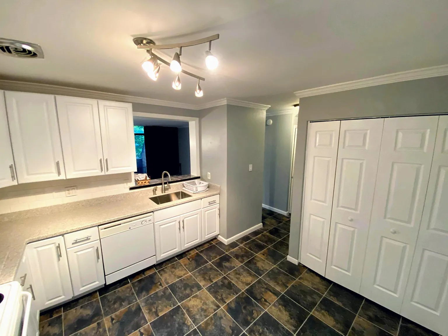 2226 S Quincy Street — Photo 4