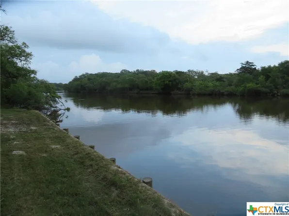 437 County Road 4621, Francitas, TX 77961