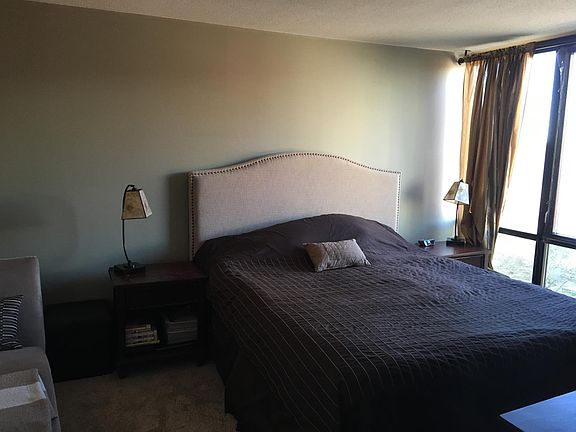 4th image of 1309 N Wells St APT 703
