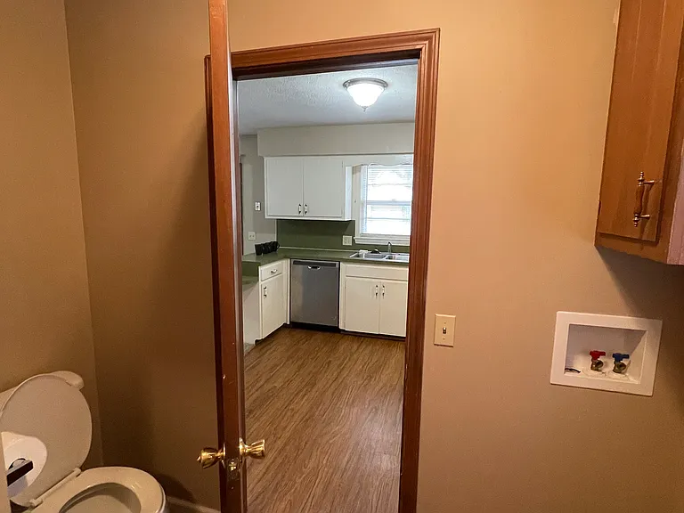 1333 S Ventura Ave — Photo 32