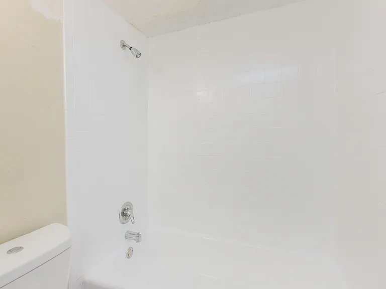 Silversmith Creek Apartments — Photo 41
