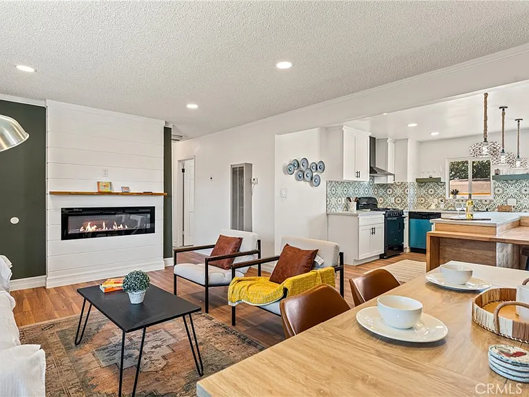 9925 Redwood Ave — Photo 2