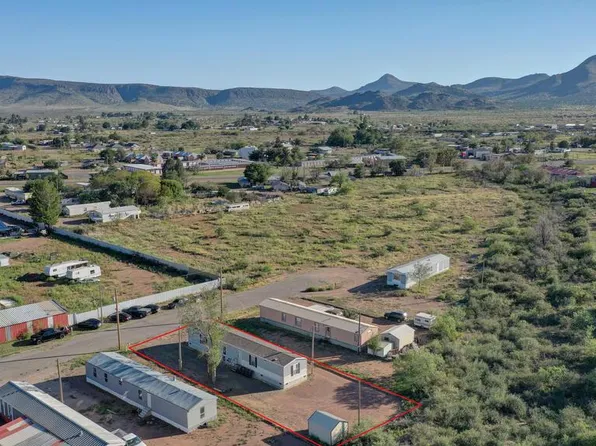 1907 W Eagle Pass St, Alpine, TX 79830