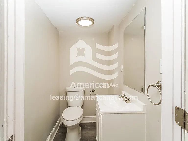 1576792_011_main_bathroom_13693349.jpg