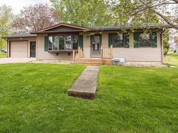 1010 Mound View Dr, Platteville, WI 53818