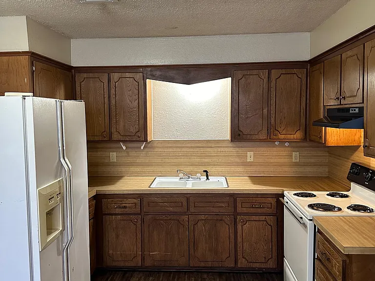 210 NW North St #7 — Photo 5
