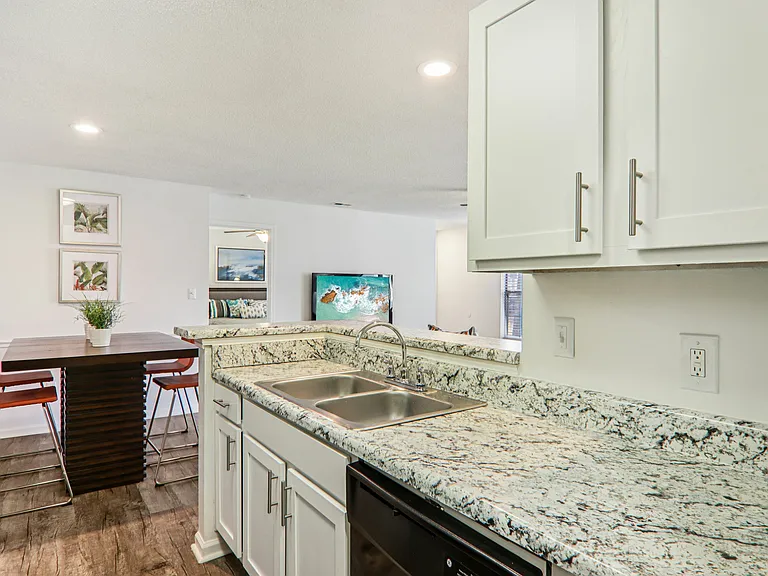 Greyeagle Apartments — Photo 16