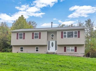 12 Old Hemlock Dr, New Windsor, NY 12553