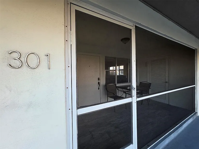 300 Layne Blvd #301 — Photo 1