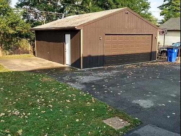 3rd image of 83 Fairgreen Dr