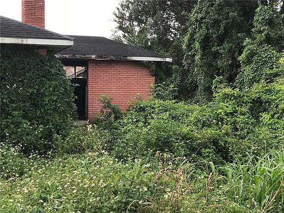 4th image of 6526 Baccich St