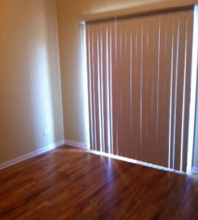 5th image of 953 W 51st St #1