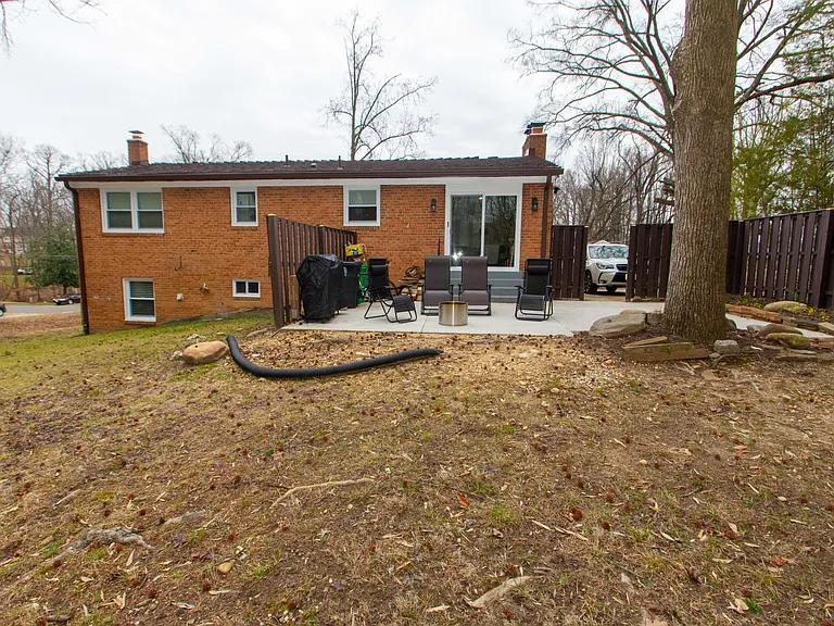 11 Arthur Dr W — Photo 27