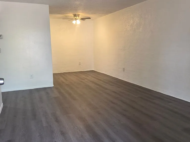 Golden Key Apartments — Photo 18