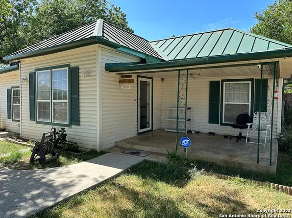 262 Avenue D, Poteet, TX 78065