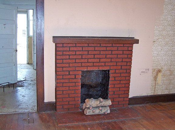 2nd image of 925 Cedar St