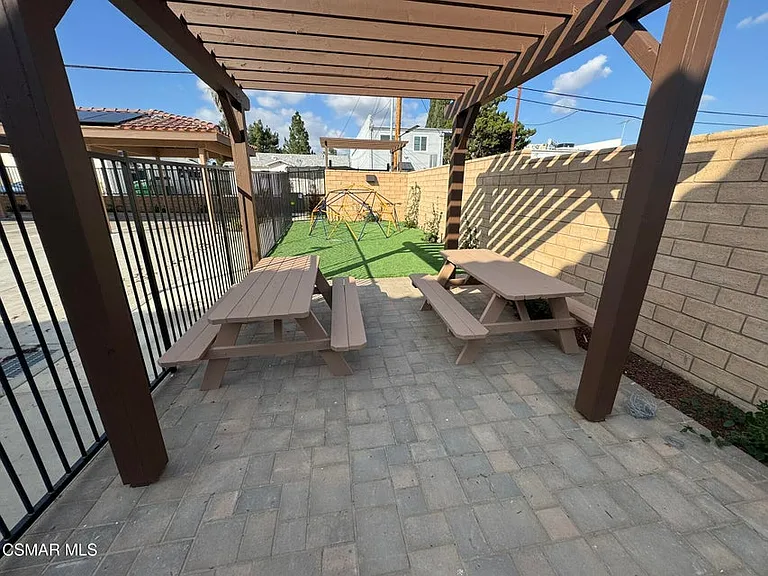 1850 Buyers St #204 — Photo 4