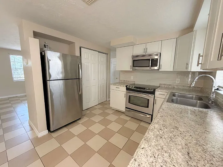 6606 Jackson St — Photo 10