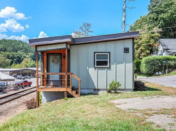 177 Main St, Copperhill, TN 37317