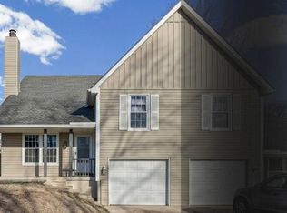 1422 La Chateau Dr, Liberty, MO 64068