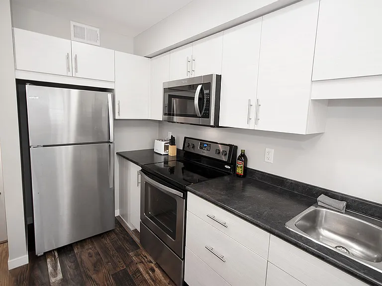 100 Southview Cres #1401 — Photo 33