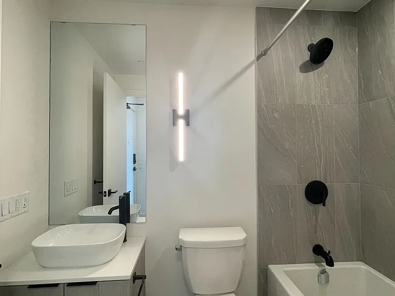 1185 Dupont St #503 — Photo 7