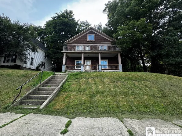 74 Hazzard St, Jamestown, NY 14701