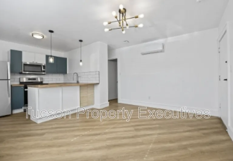 824 E 10th St #L — Photo 7