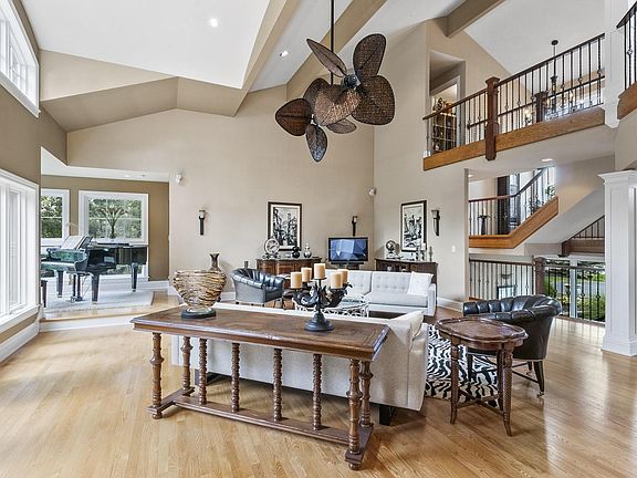5th image of 129 Forest Edge Dr
