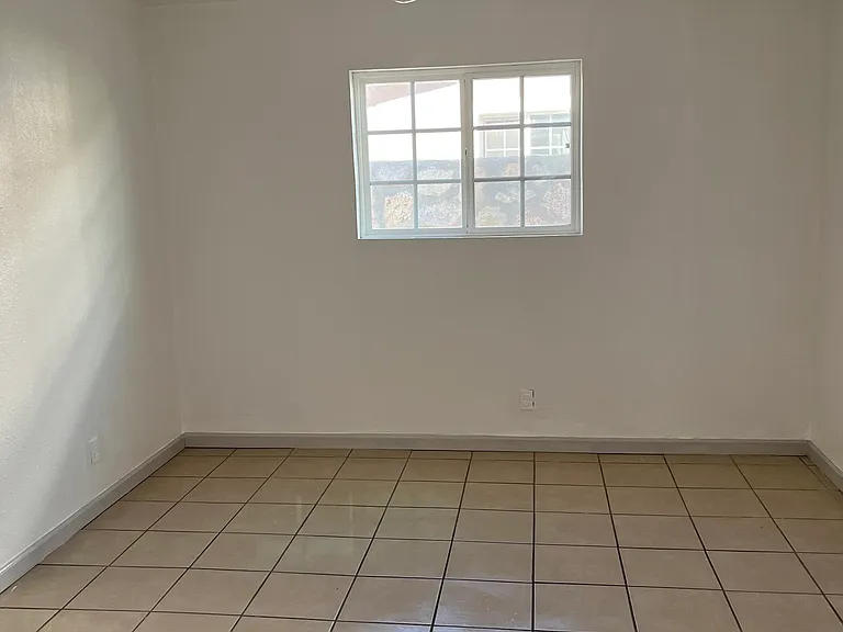 10329 Newcastle Dr — Photo 6