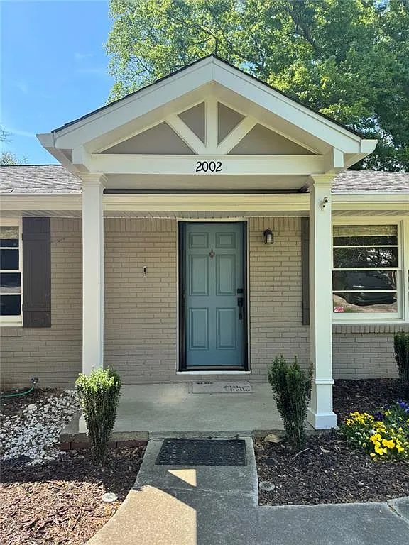3 bed, 3.0 bath, 1775 sqft, $3,600 — Photo 2