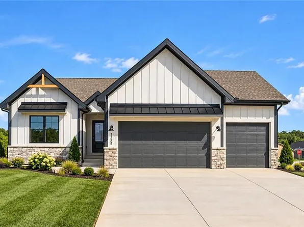 1300 Larkspur Place Or, Raymore, MO 64083
