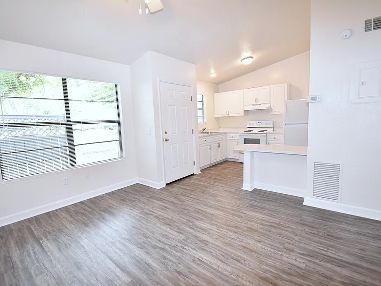 North Pointe Villas — Photo 29