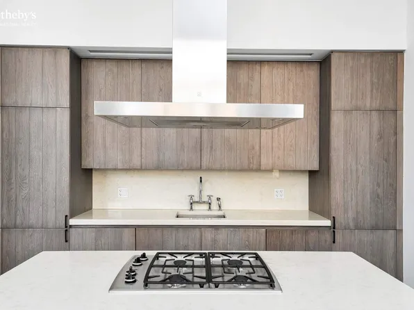 420 West 25th Street image 10 of 13