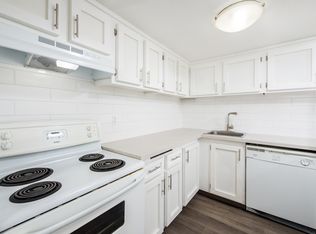 2200 Woodview Dr SW #1345536, Calgary, AB T2W3N6