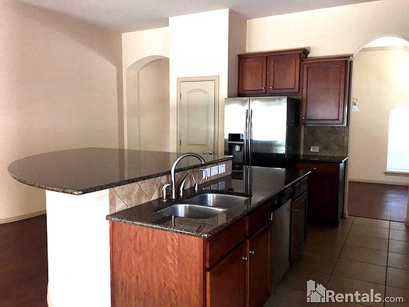 3rd image of 3806 Desert Willow Dr