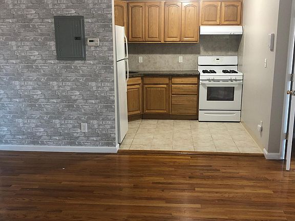 4th image of 21726 106th Ave