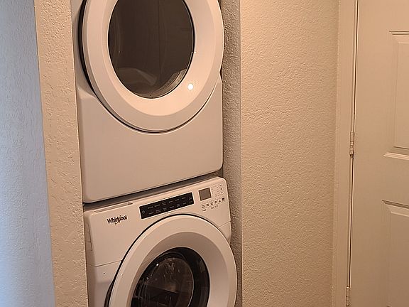 4th image of 404 Railroad Ave APT 10
