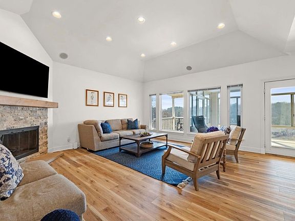 4th image of 26 Cromarty Ln