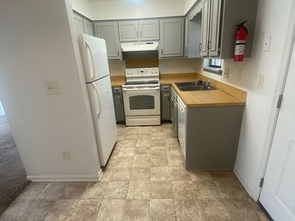 3rd image of 6908 Bullet Blvd #18