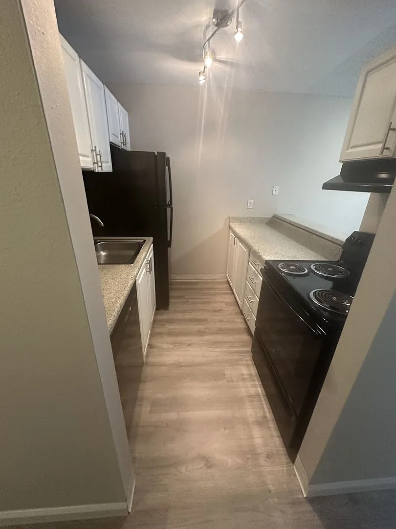 Des Moines Station Apartments — Photo 1