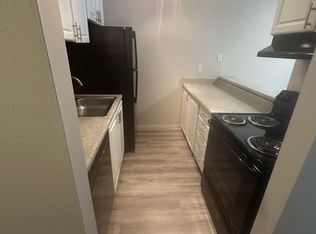 Des Moines Station, Seattle, WA 98198