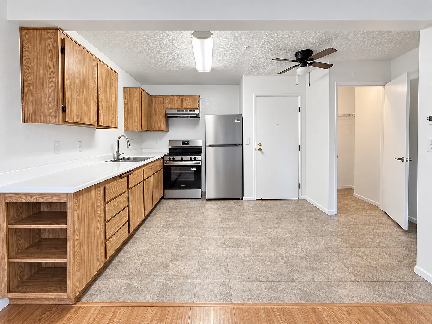 Welcome to Hawaiian Terrace Apartments Where Comfort, Community & Convenience Come Together! — Photo 1