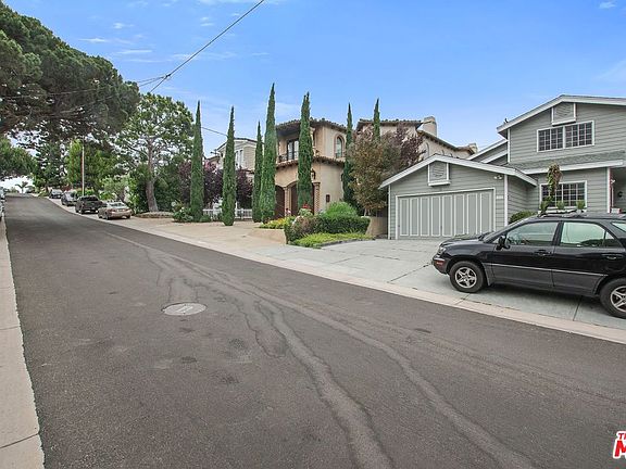 4th image of 2512 Pine Ave