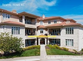 12670 S Pflumm Rd, Olathe, KS 66062