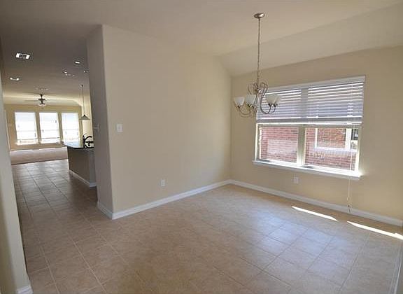 2nd image of 805 Kinghaven Dr