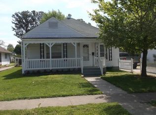 923 6th St, Monett, MO 65708