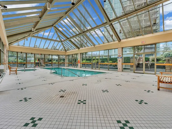 5885 Olive Ave #2301, Burnaby, BC V5H 4N8