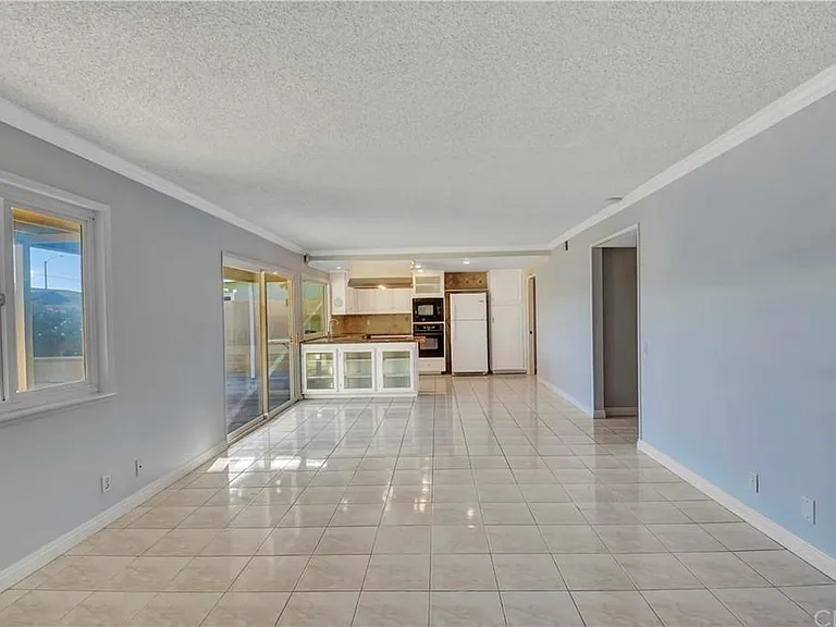 9642 Peppertree Dr — Photo 6